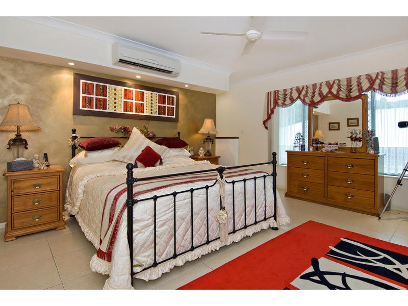 Bentley Park QLD 4869