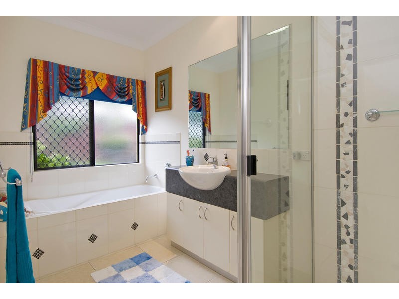 Bentley Park QLD 4869
