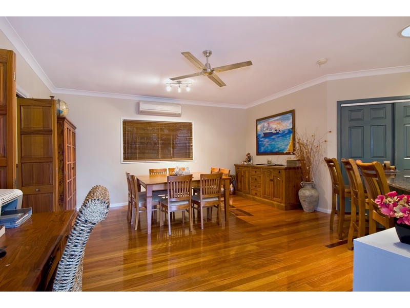 Bentley Park QLD 4869