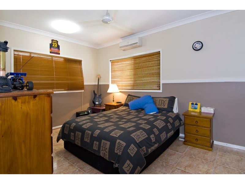 Bentley Park QLD 4869