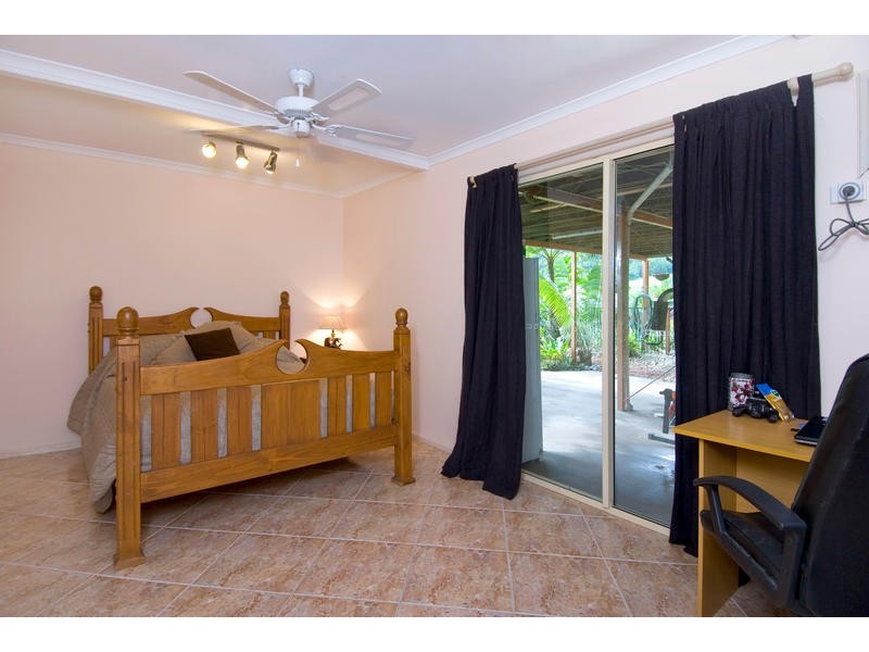 Bentley Park QLD 4869