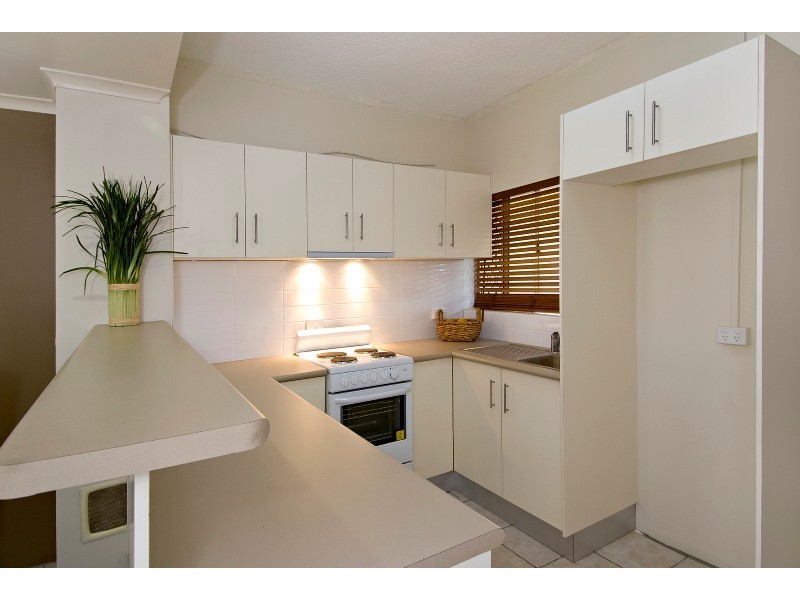 10/11 Brown Street, Woree QLD 4868