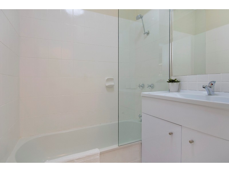 10/11 Brown Street, Woree QLD 4868