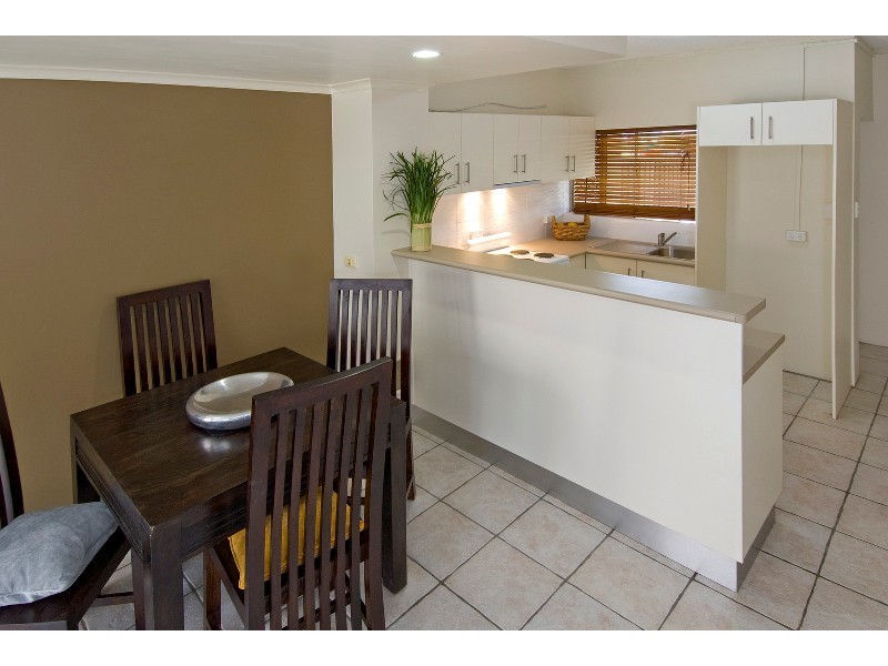 10/11 Brown Street, Woree QLD 4868