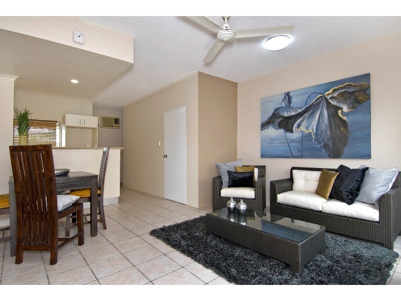 10/11 Brown Street, Woree QLD 4868