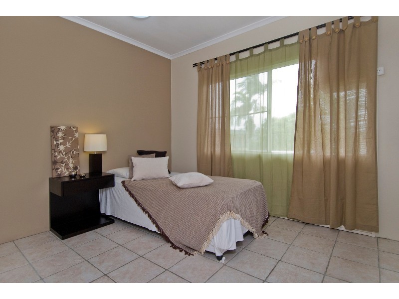 10/11 Brown Street, Woree QLD 4868