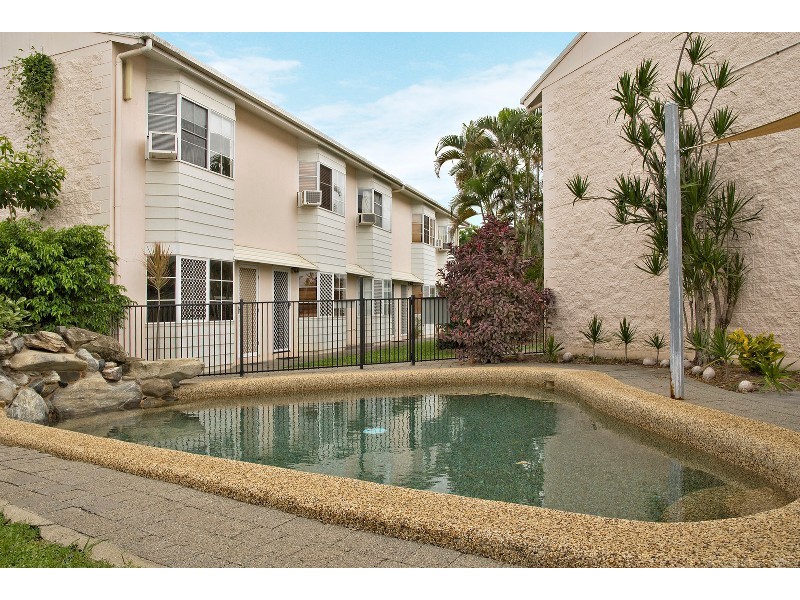 10/11 Brown Street, Woree QLD 4868