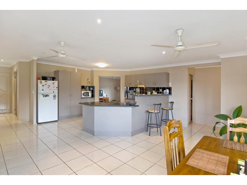 Bentley Park QLD 4869