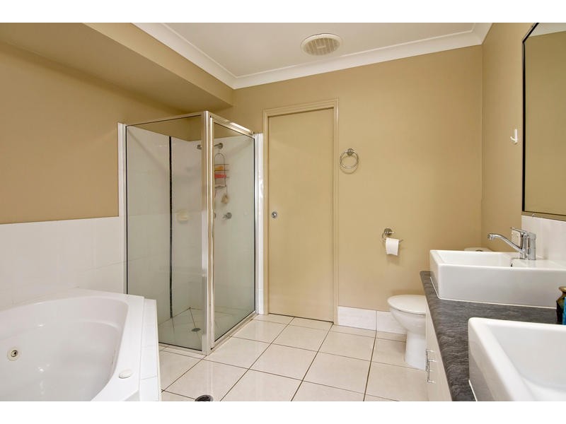 Bentley Park QLD 4869