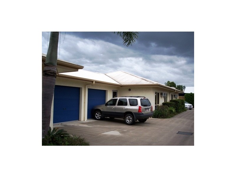 8/4 Pool Close, Woree QLD 4868