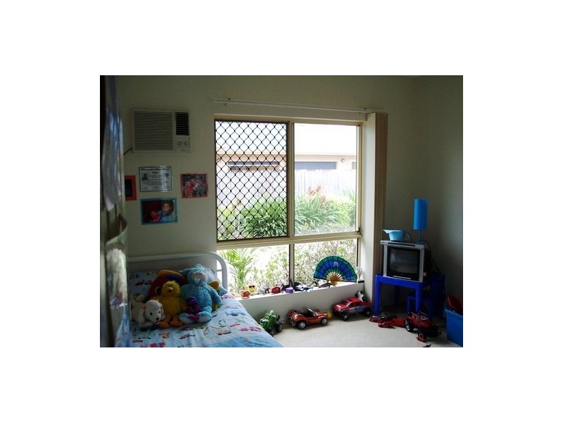 8/4 Pool Close, Woree QLD 4868