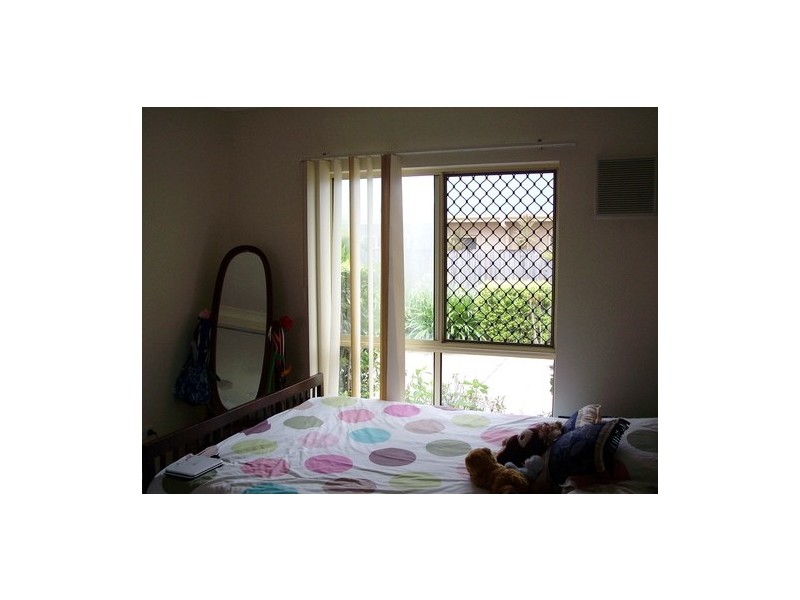 8/4 Pool Close, Woree QLD 4868
