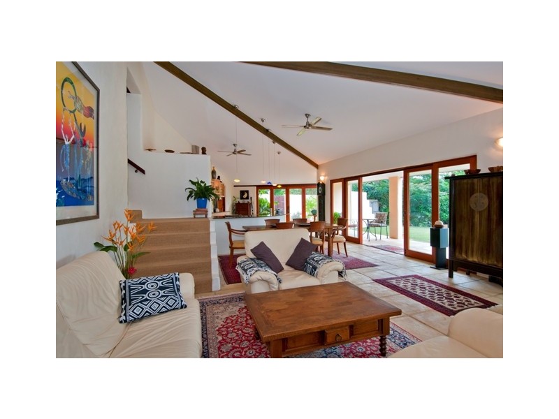 15  Hook Close, Brinsmead QLD 4870