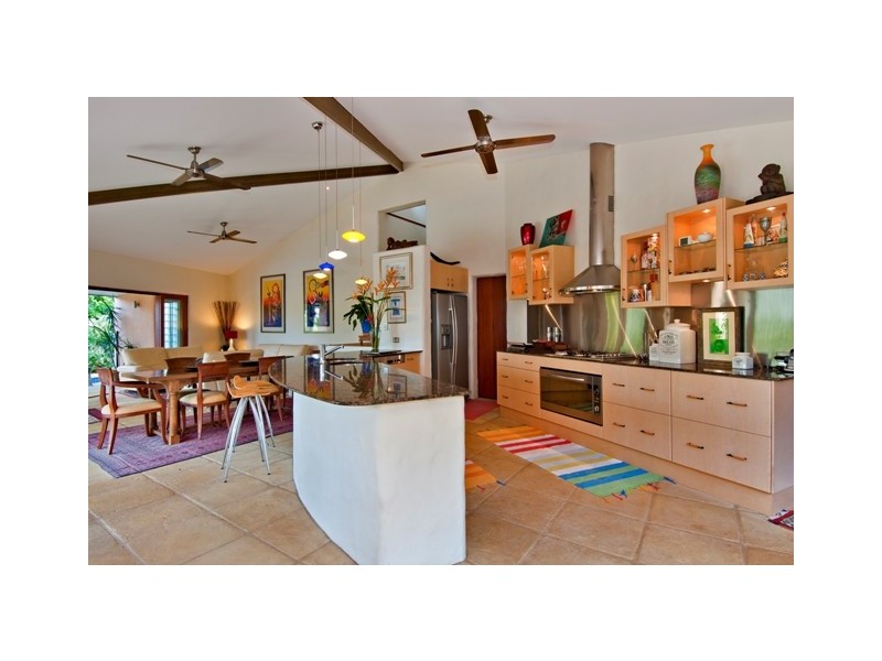 15  Hook Close, Brinsmead QLD 4870