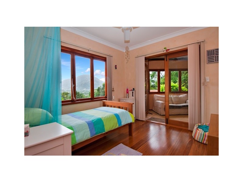 15  Hook Close, Brinsmead QLD 4870