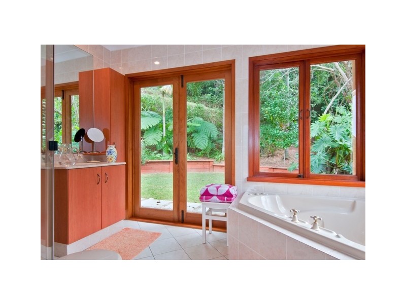 15  Hook Close, Brinsmead QLD 4870