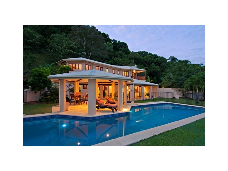 15  Hook Close, Brinsmead QLD 4870