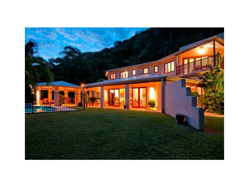 15  Hook Close, Brinsmead QLD 4870