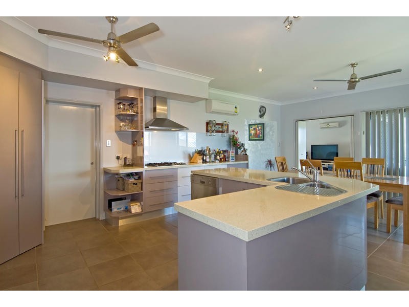 Bentley Park QLD 4869