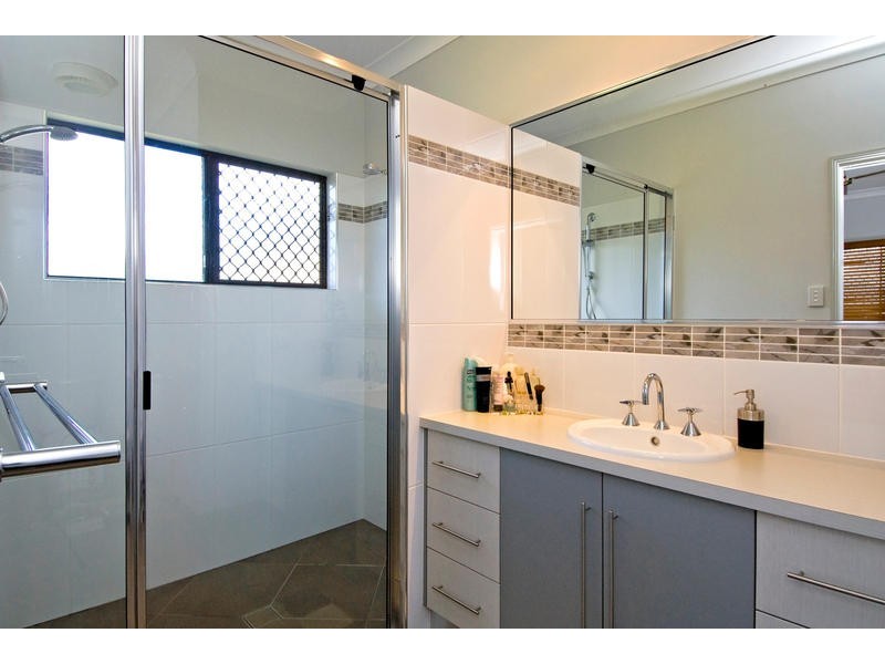 Bentley Park QLD 4869