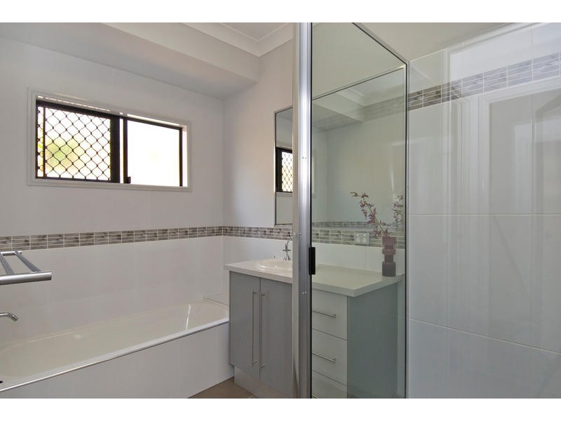 Bentley Park QLD 4869