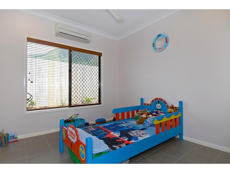 Bentley Park QLD 4869