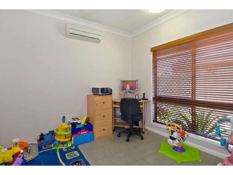 Bentley Park QLD 4869