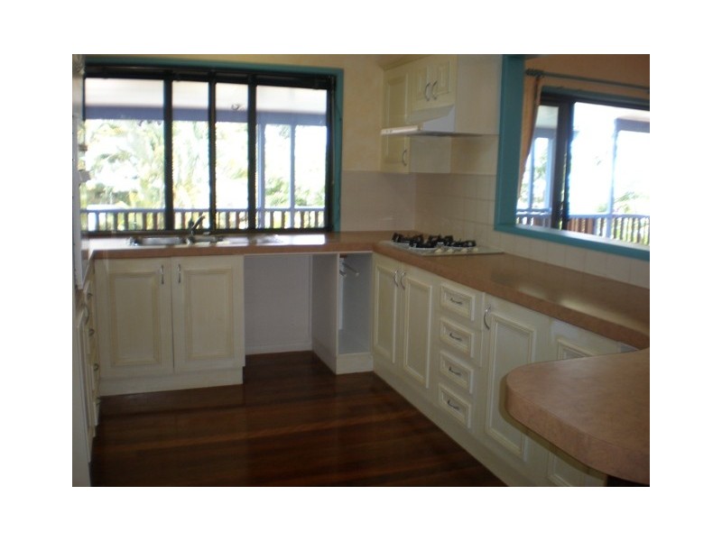 7 Crest Close, Bayview Heights QLD 4868