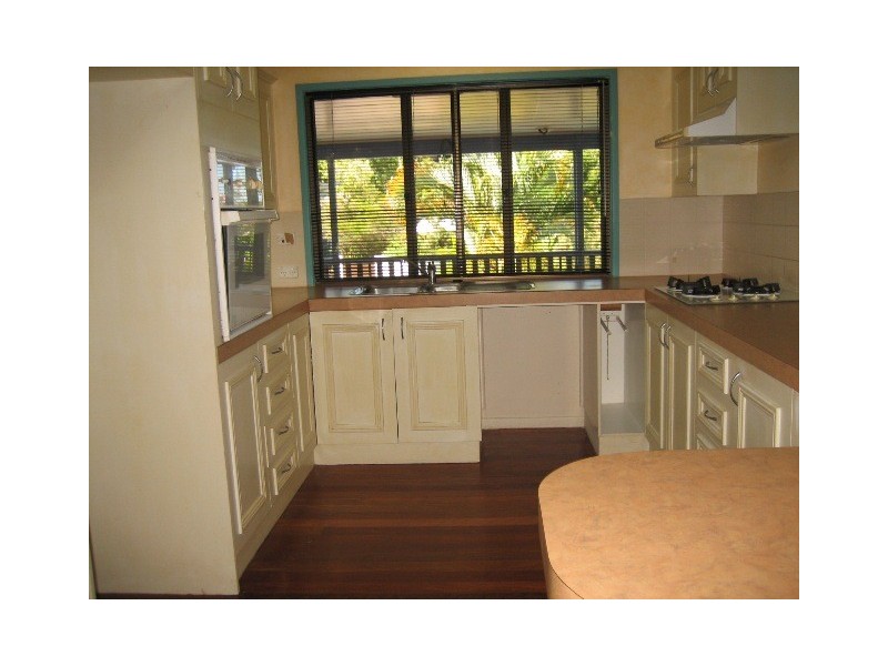 7 Crest Close, Bayview Heights QLD 4868