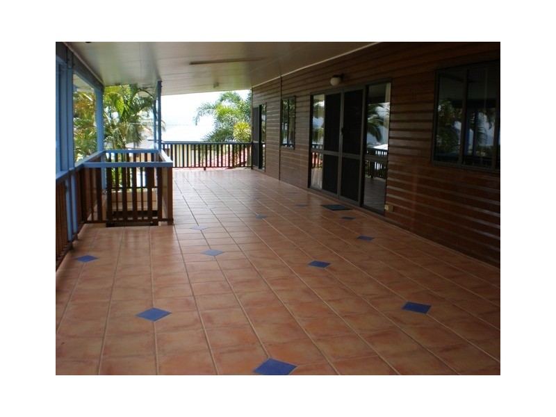 7 Crest Close, Bayview Heights QLD 4868