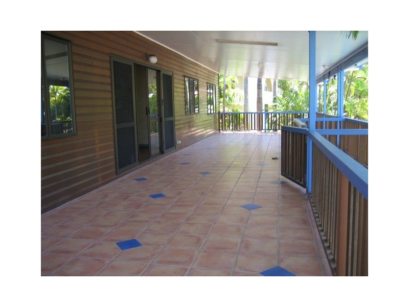 7 Crest Close, Bayview Heights QLD 4868