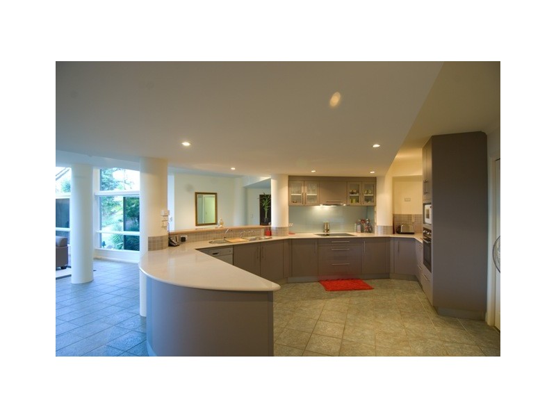 182  Hillview Crescent, Whitfield QLD 4870