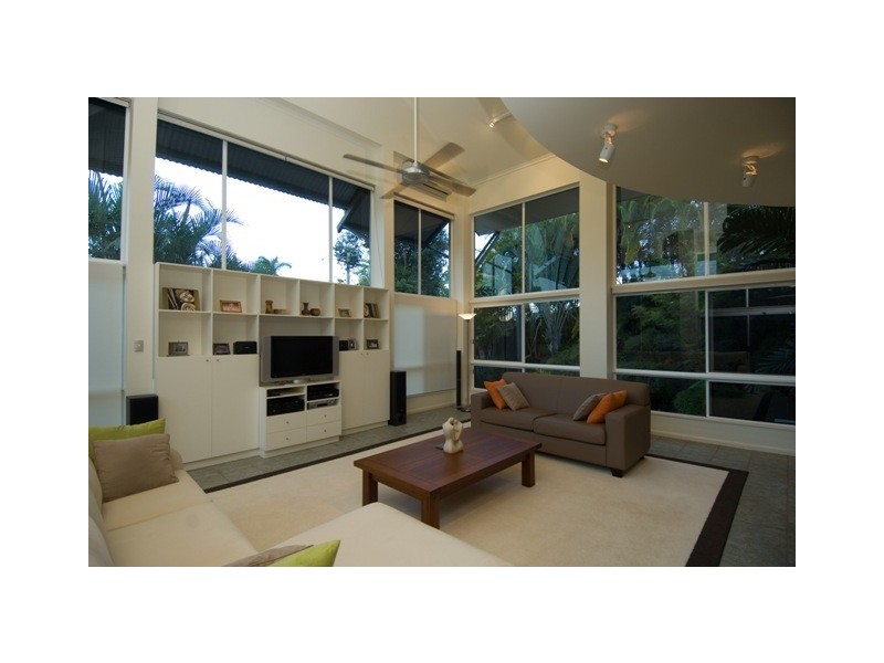 182  Hillview Crescent, Whitfield QLD 4870