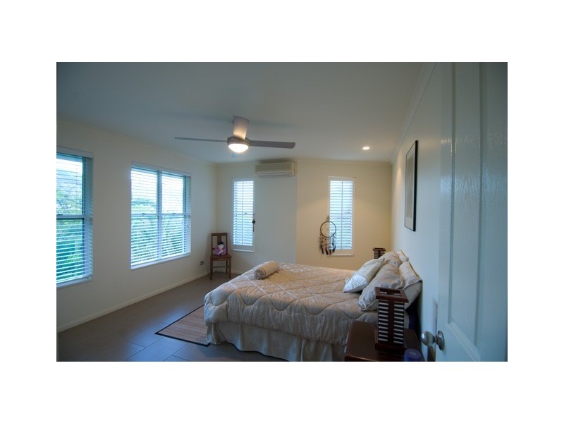 182  Hillview Crescent, Whitfield QLD 4870