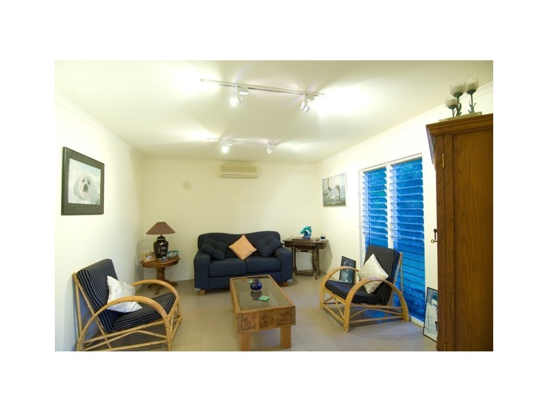 182  Hillview Crescent, Whitfield QLD 4870