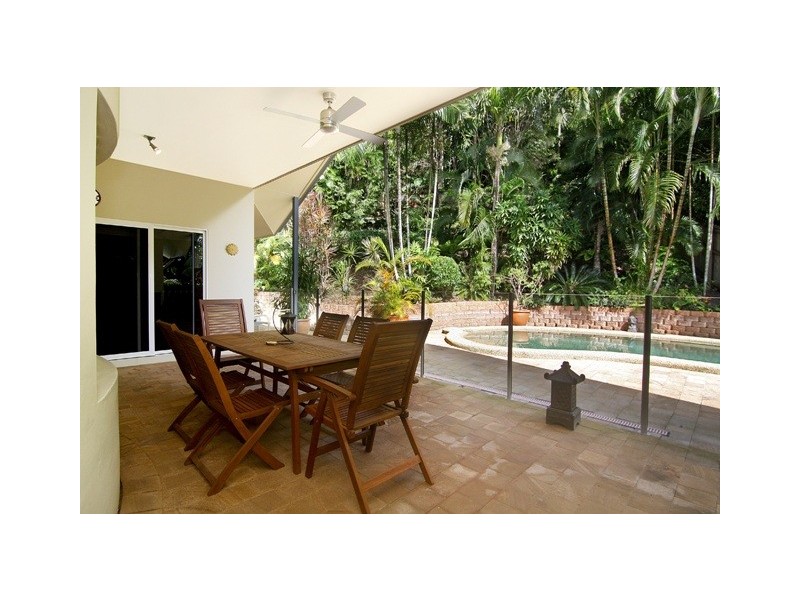 182  Hillview Crescent, Whitfield QLD 4870