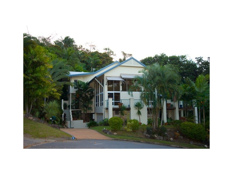 182  Hillview Crescent, Whitfield QLD 4870