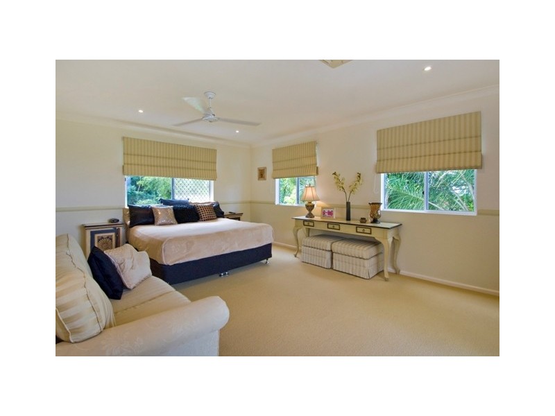 140  Sydney Street, Bayview Heights QLD 4868