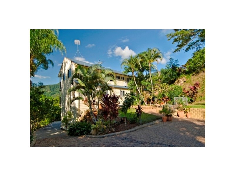 140  Sydney Street, Bayview Heights QLD 4868