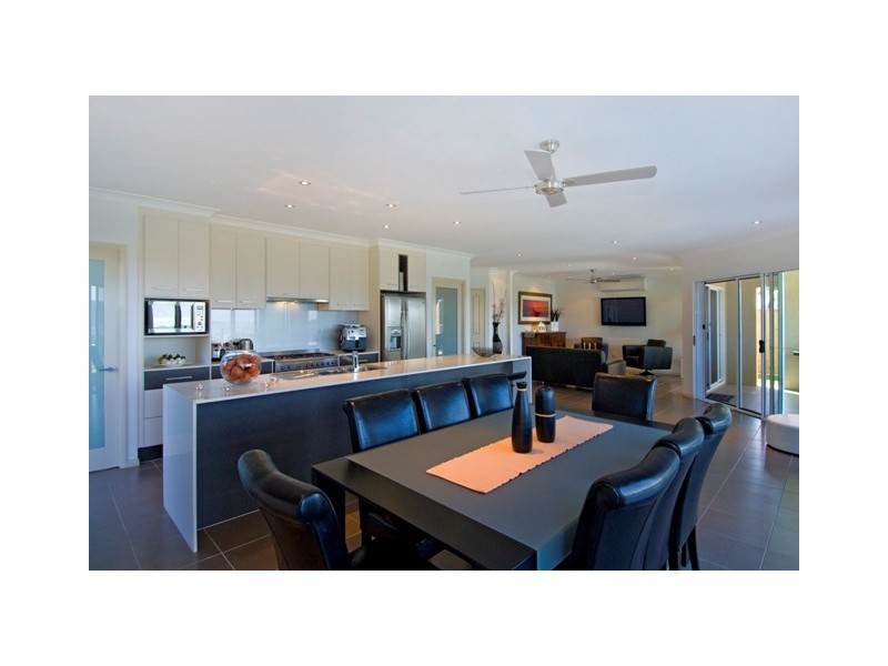 12 The Peak, Park Ridge, Cairns QLD 4870