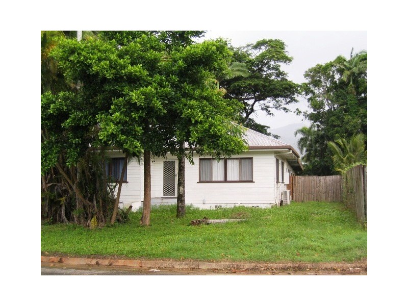 105 Callaghan, Mooroobool QLD 4870