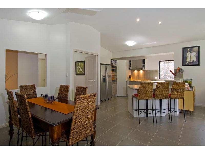 Bentley Park QLD 4869