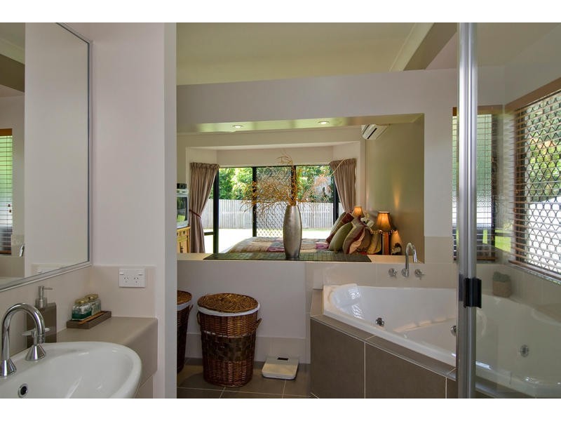 Bentley Park QLD 4869