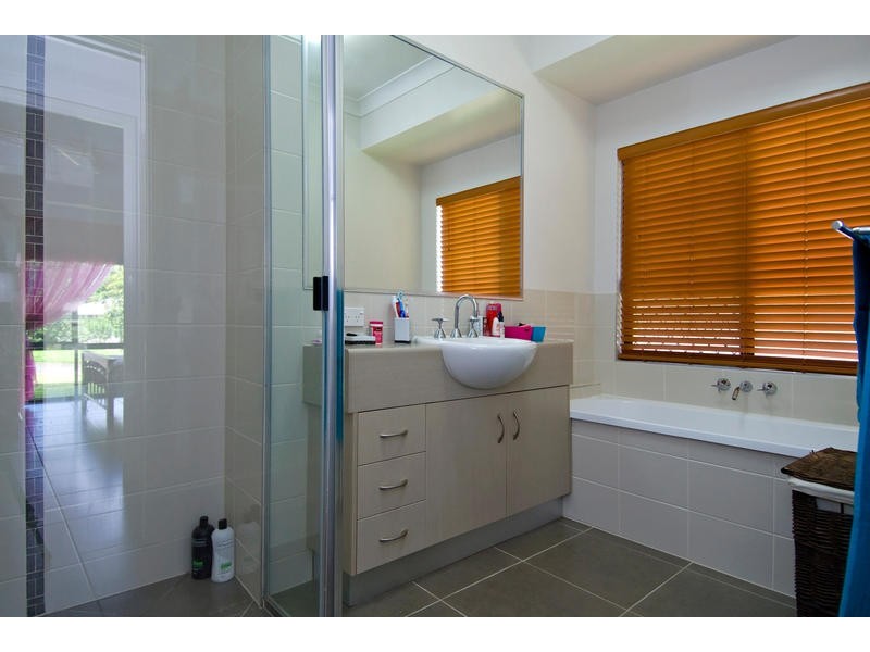 Bentley Park QLD 4869