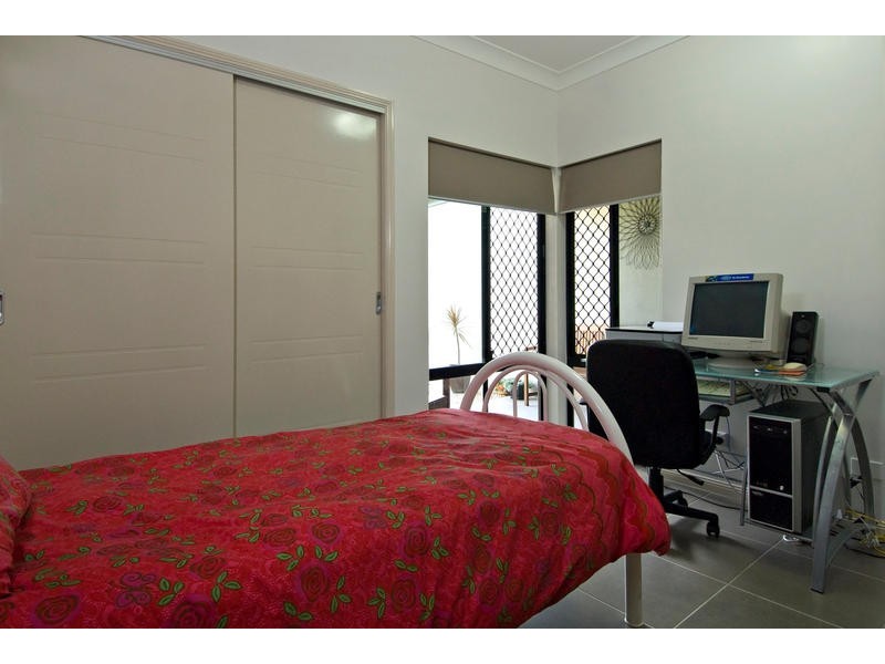 Bentley Park QLD 4869