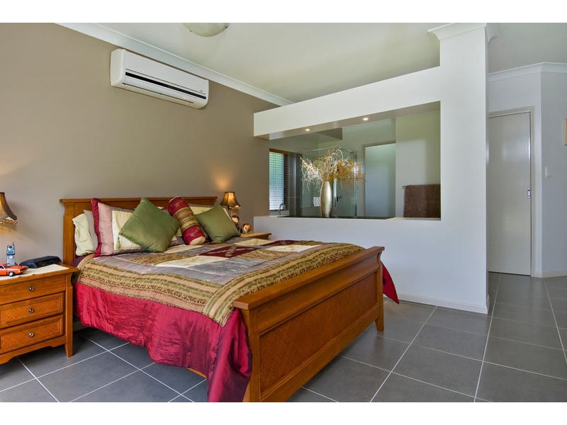 Bentley Park QLD 4869