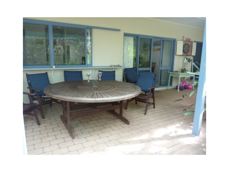 1 Blackbird Close, Bentley Park QLD 4869