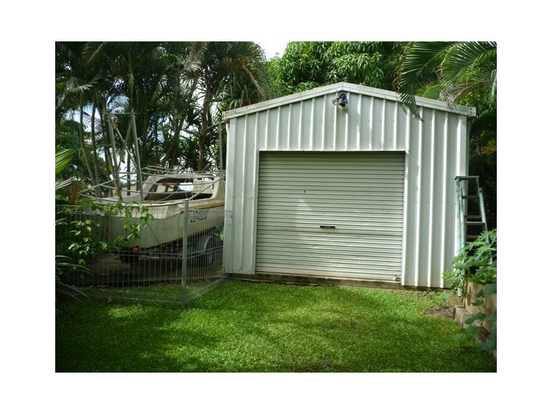 1 Blackbird Close, Bentley Park QLD 4869