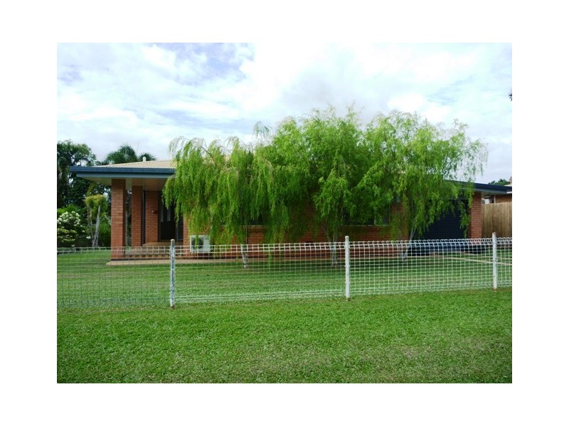 4 Vista Street, Bayview Heights QLD 4868