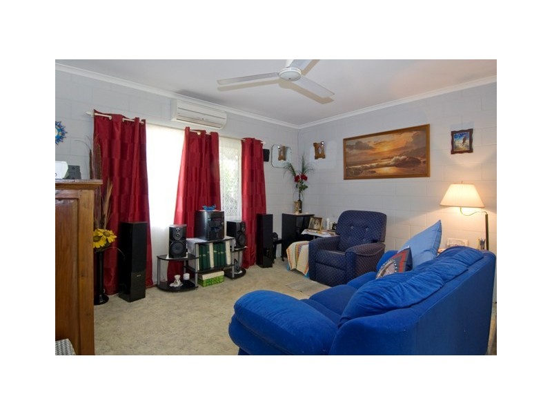 2/105 Robert, Bentley Park QLD 4869